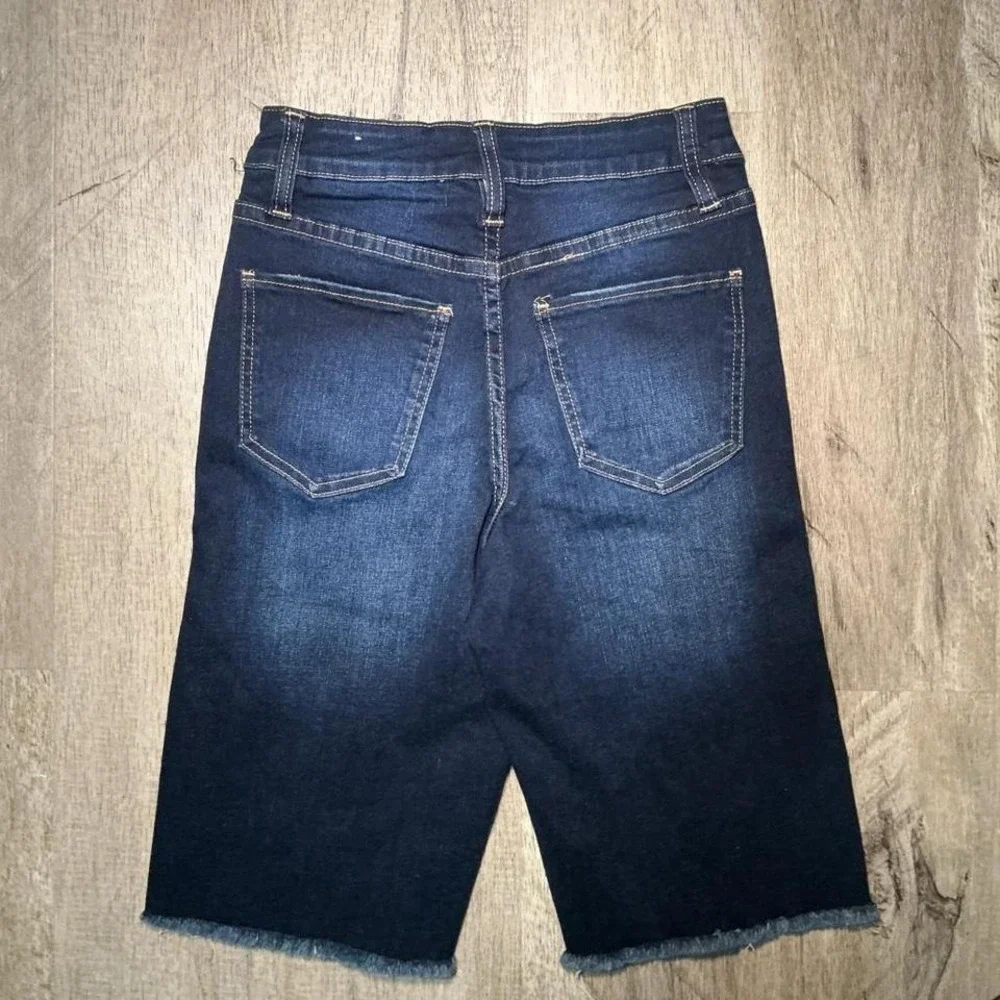 YMI Navy Dark Wash Distressed Denim‎ Shorts High Rise NWT Junior Size 28
